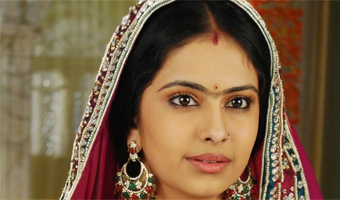 Catch Roli in new avatar in Sasural Simar Ka