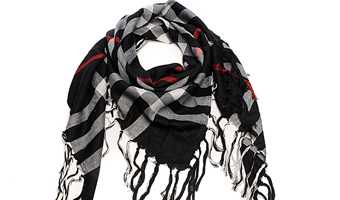 Lift your look by sporting scarf