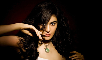 Dont cage birds, let them fly, urges Adah Sharma