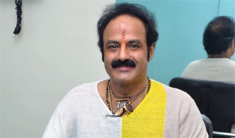 Hundreds throng to wish Balakrishna on his birthday