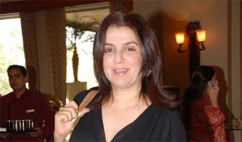 Farah Khan returns home from hospital, relieved 