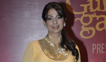 Juhi Chawla enjoying London weather