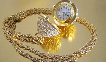 Make style statement with elegant jewelleries