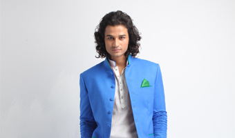 Style up your glamour quotient this monsoon