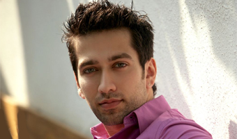 Nakuul postpones trip for Star Parivaar Awards