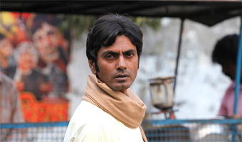 Nawazuddin to work under brothers direction