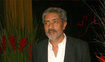 Entertainment doesnt only come from songs and dances: Director Prakash Jha