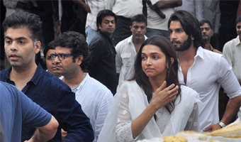 Bollywood celebrities attend Ashok Chopras prayer meet