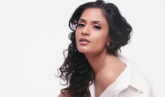 Richa Chadha enjoyed street shopping in Jaipur 