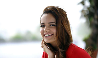 Shazahn excited to be in Bol Bachchan Telugu remake