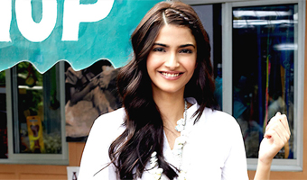 Sonam finds good friends thanks to Raanjhanaa