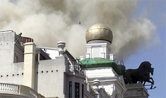 Fire at Madrids famous Alcazar Theatre