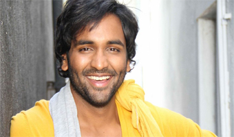 Vishnu Manchu restarts shooting for Srivas film