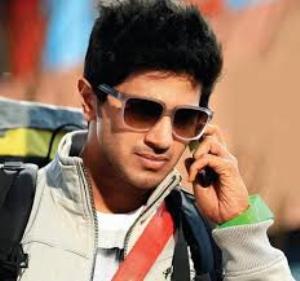 Dulquer to lead in Salalayile Mobile Phone
