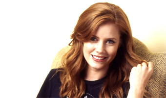 Amy Adams studies photographs to look better