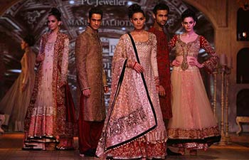 Anju Modi, Sabyasachi to open Delhi Couture Week