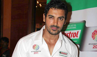 John Abraham to endorse Reebok