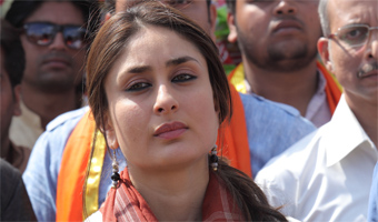 Kareena to go de glam for Satyagraha promotions 