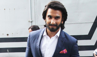 Ranveer turns shayar