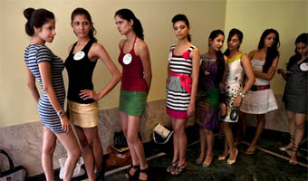 Aspiring models get ready for Fresh Faces 2013