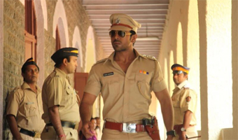 Ram Charan to make entry with sculpted body in Zanjeer