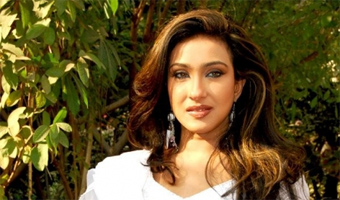 Actress Rituparna harassed at Toronto airport