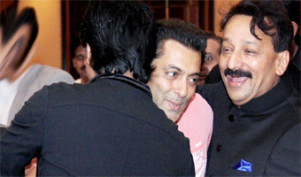 Theres nothing to explain: SRK on hug with Salman