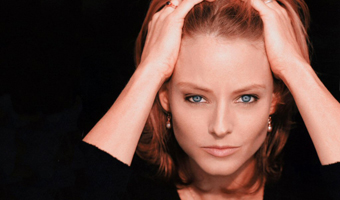 Jodie Foster rescues Jamie Lee Curtis