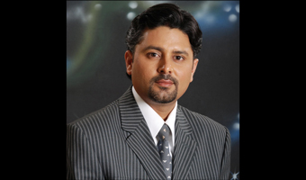 Astrologer Sundeep Kocchar turns Marathi film actor
