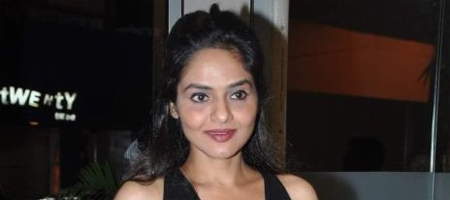 Give me negative roles, says Madhoo