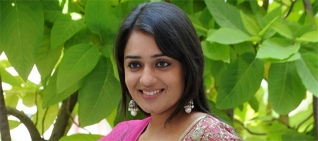 Nikita Thukral in Hindi remake of 'Traffic'