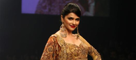 Prachi Desai loves designer Sonam and Paras Modis creativity