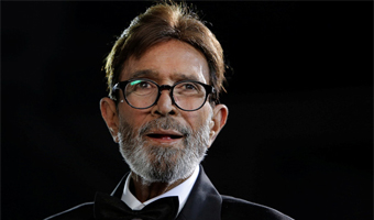 Rajesh Khannas statue unveiled in familys presence