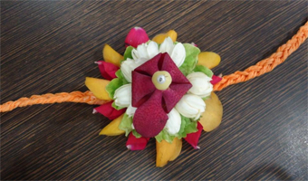 Choose floral rakhis for brothers 