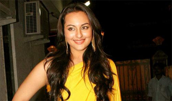 Sonakshi plans quiet Rakhi celebration with brothers