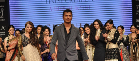 Vikram Phadnis moves away from gold, uses earthy shades