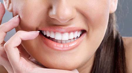 Kareena, Shriya to give healthy teeth tips