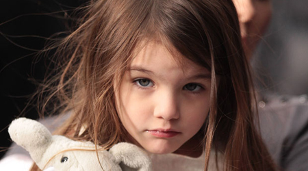 Suri Cruise suffers broken arm