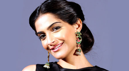 Sonam persuades dad to socialise online