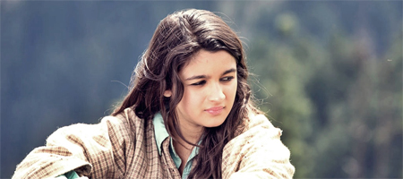 Alia Bhatt warns against fake Highway pictures