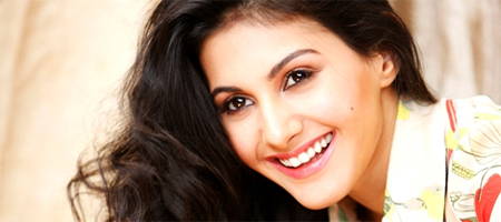 Amyra Dastur likes the hospitality of Tamil industry 