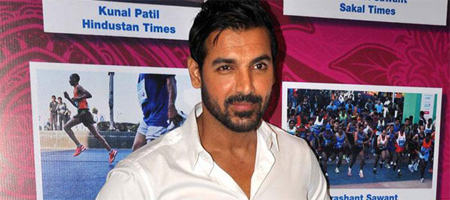 John Abraham visits KBC set to meet fan