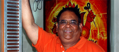 Satish Kaushik pens lyrics for Gang of Ghosts