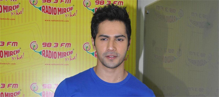 Varun Dhawan warns fans against smoking