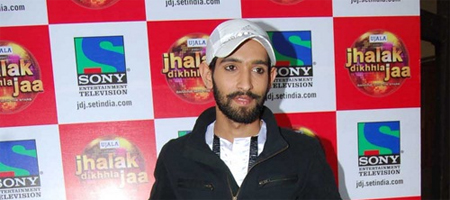 I dont care about medium: Vikrant Massey