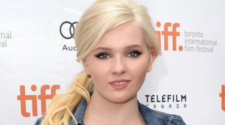 Abigail Breslin learns acting from Streep, Roberts