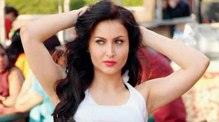 Elli not doing item song in Oh Teri