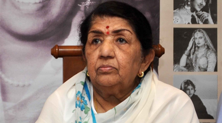 Lata to be felicitated by Modi for 'Ae mere watan...'