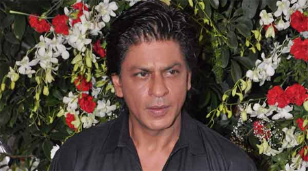 Shah Rukh injured, rushed to Nanavati Hospital