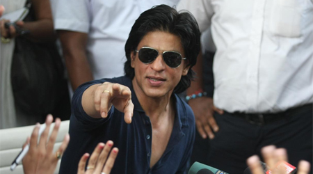 SRK suffers injury, resumes work in no time